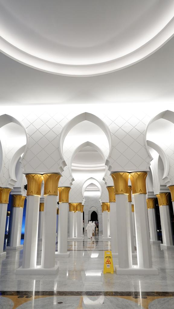 oke_baee's tweet photo. @tanyarlfes Masjid Sheikh Zayed Surakarta sudah di buka jg untuk umum https://t.co/VG0v5bXd01