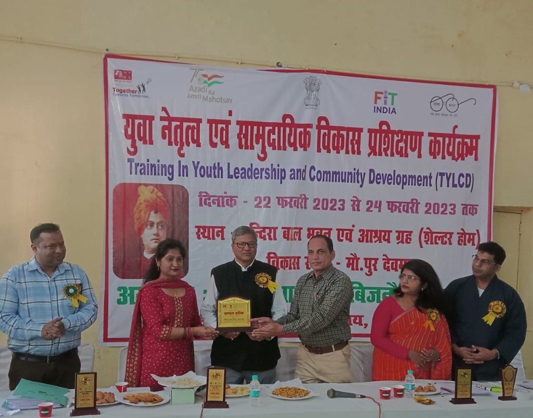 BijnorNyk's tweet photo. Glimpse of closing ceremony of TYLCD prgm by NYK Bijnor .
#TYLCD
@Nyksindia @YASMinistry @dmbijnor @arunednyks @ianuragthakur https://t.co/58Su6L5kc7