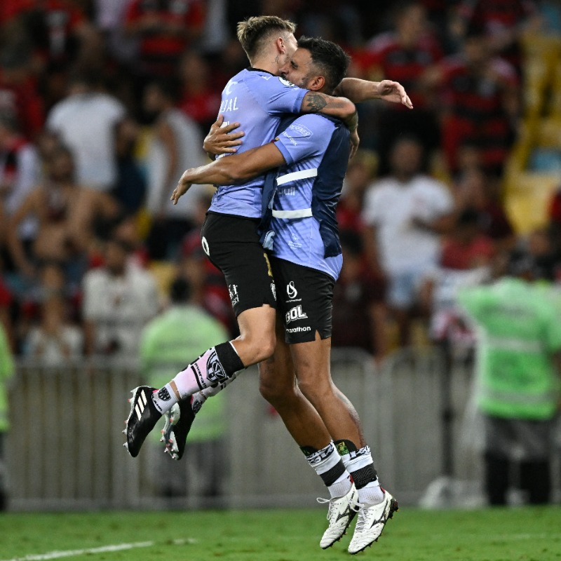 CONMEBOL's tweet photo. ¡Independiente del Valle es el campeón de la @ConmebolRecopa 2023! 🏆

@IDV_EC hizo historia en el @maracana y superó 5-4 a @Flamengo, en la tanda de penales. 🇪🇨