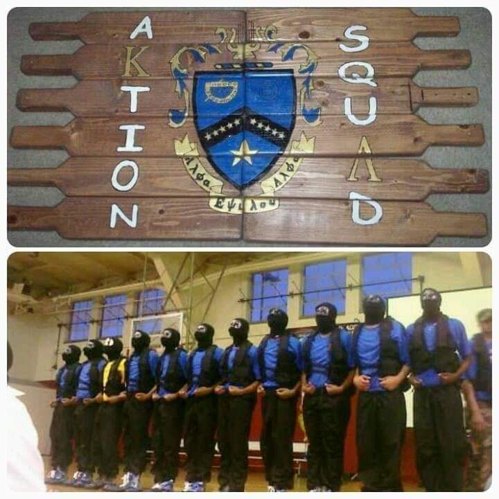 Hip_Hop_Vibes's tweet image. 🗣A Squad!!!! 13 years in the game!!! Love my LBs!!! #Spring10 #KKPsi