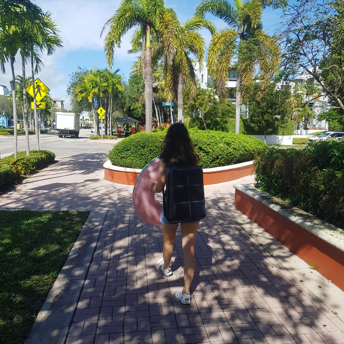 SolazEnergy's tweet photo. Power your adventure 

#solarbackpack #solarenergy #keybiscane #solar #solarpower https://t.co/JOZyOGXMwi