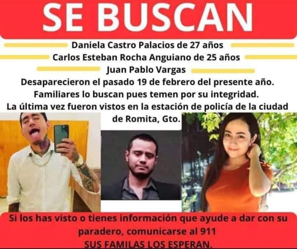 edgarfabianvf's tweet image. Roberto López Valadez, titular de la #DGSP de #Romita, y dos policías, fueron detenidos por la @FGEGUANAJUATO como responsables de la desaparición y muerte de tres jóvenes, cuyos cuerpos fueron hallados enterrados en El Escoplo, la semana anterior. Serán presentados ante el juez.