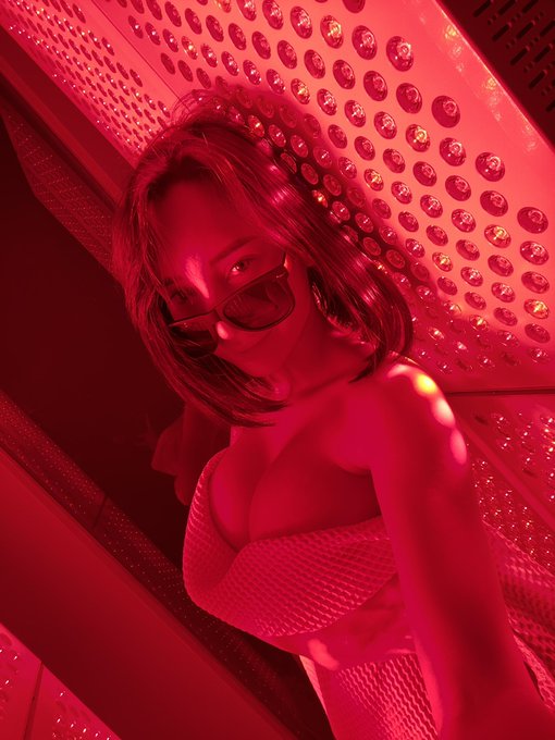 Naked Red light therapy 😳 https://t.co/0XqNwSigAu<a href="/tag/rr"class="tags"><span>#rr</span></a>