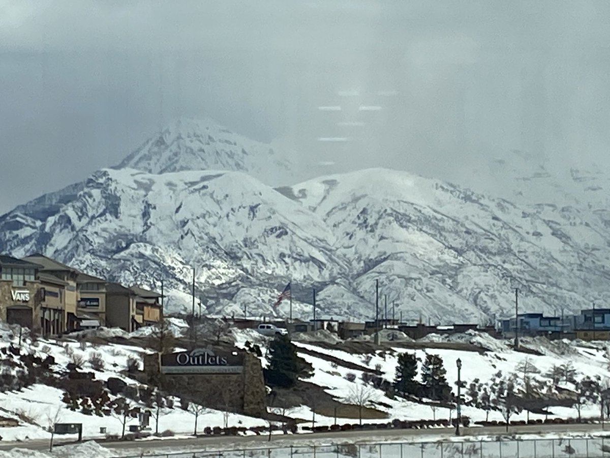 kenhuiny's tweet image. Spent the day meeting with an #AWSBackup customer in Utah. Beautiful views. #AWS