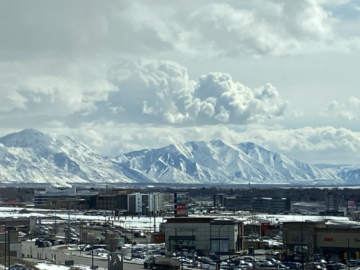 kenhuiny's tweet image. Spent the day meeting with an #AWSBackup customer in Utah. Beautiful views. #AWS