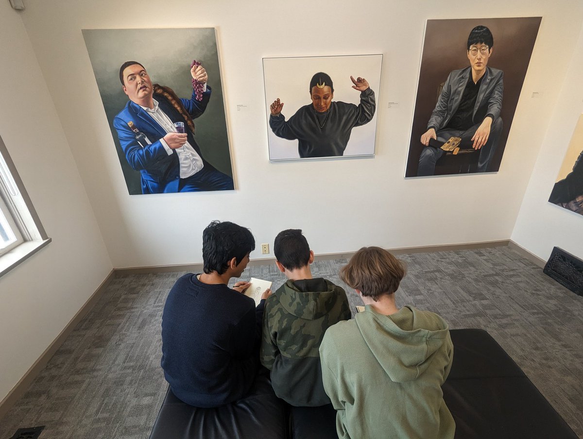 mme_aleblanc's tweet photo. Div 3 @43moody ventured out in the snow to enjoy the excellent galleries @pomoarts this morning. Students were inspired by all the displays during our sketching time. 😍 https://t.co/yBlu2VzKuj