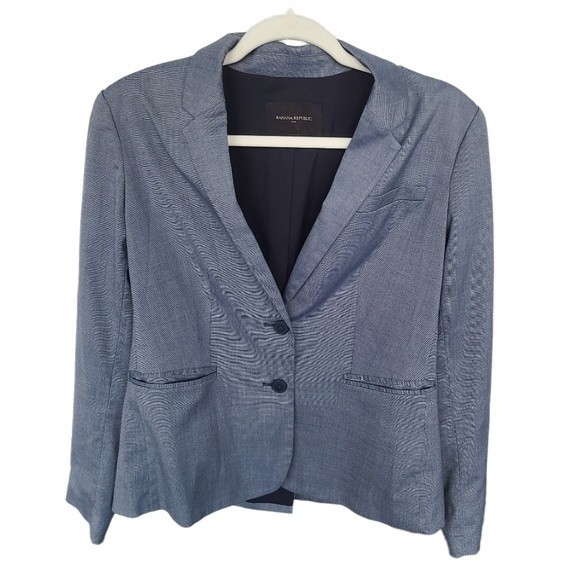 KrisMasquerade's tweet photo. So good I had to share! Check out all the items I'm loving on @Poshmarkapp from @lanaechristina #poshmark #fashion #style #shopmycloset #bananarepublic #hm #lesuit: https://t.co/dxVs14jNgV https://t.co/uq2eVdjdCD
