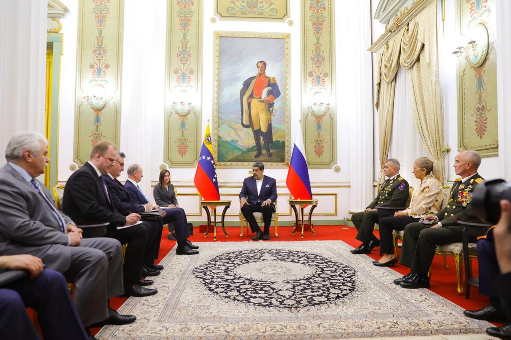 NicolasMaduro tweet picture