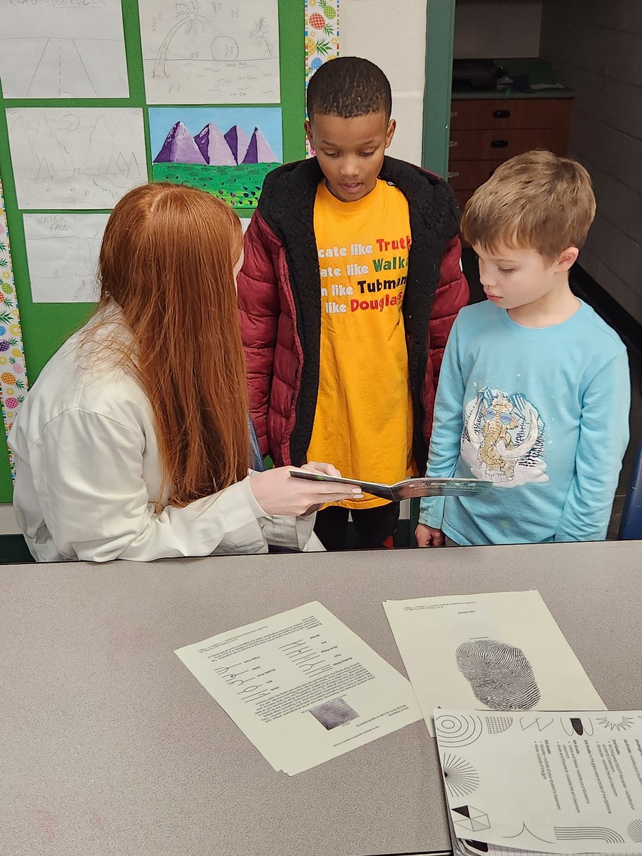 TammyMachens's tweet photo. @OFHS_HOSA member having a great time teaching Discovery Elementary students about medical related professions. https://t.co/7MvHHWPegR