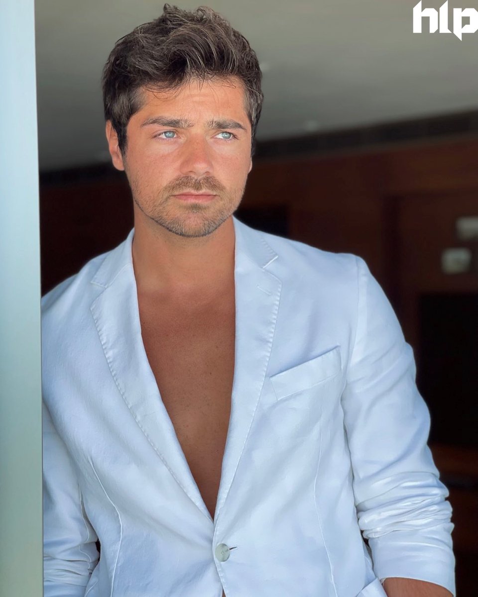 homensdelinguap's tweet photo. Quite simply, it's the gorgeous Portuguese actor Lourenço Ortigão, incredibly fabulous as ever!⚡️⚡️⚡️⚡️🇵🇹
https://t.co/dZBvOiaAsQ
https://t.co/hKQrlc9DvO

#lourençoortigão #lourencoortigao
#actor #portugueseactor
#sic #porti
#opto #optosic #oclube https://t.co/Yl7oHIZRlz