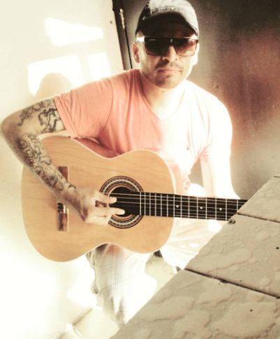 Moises Franquez’s pics and videos