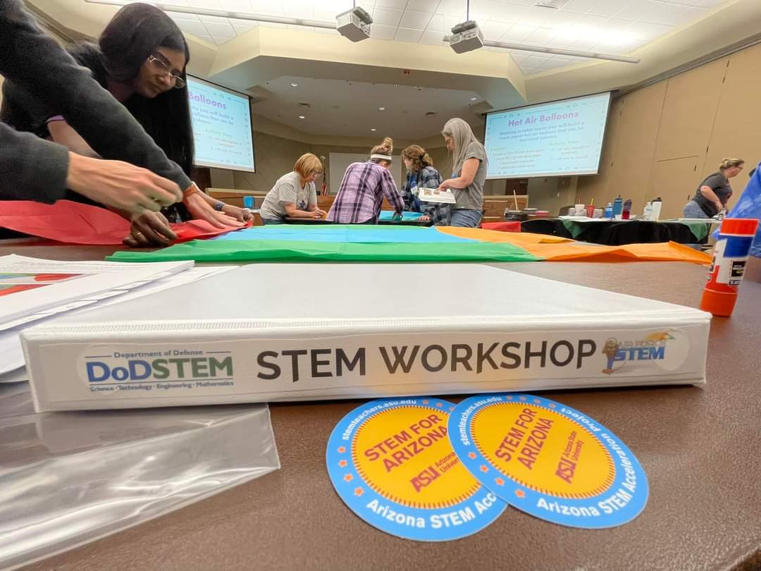 DrYemothy's tweet image. Amazing day with STEM learning.. Air Hydraulic marble maze game, stomp rockets, and supplies Oh My! #DoDSTEM #DocYSTEM #einsteinfellows22