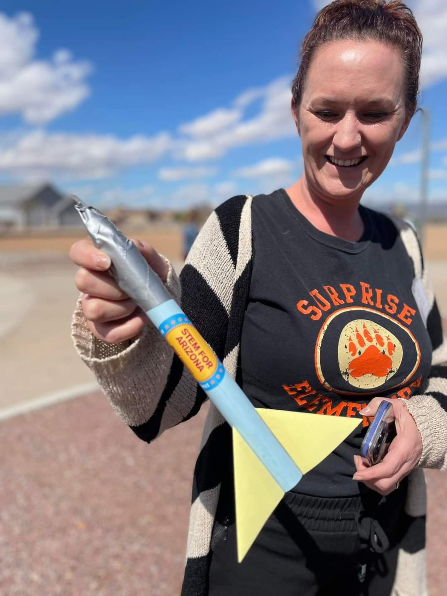 DrYemothy's tweet image. Amazing day with STEM learning.. Air Hydraulic marble maze game, stomp rockets, and supplies Oh My! #DoDSTEM #DocYSTEM #einsteinfellows22