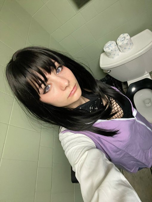 Hinata Hyuga takes you into the bathroom. Wyd? https://t.co/qzZWTVaoK3
