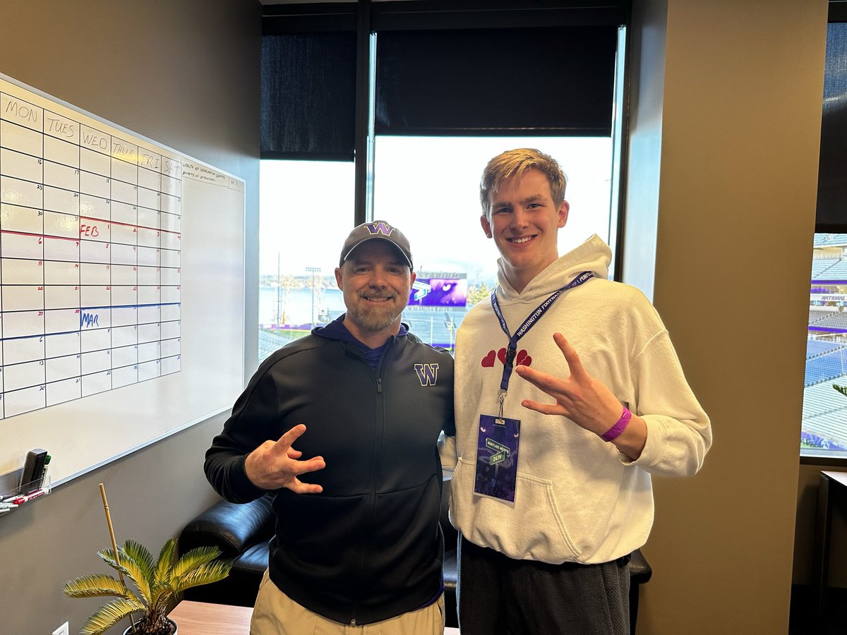 alex_johnson02's tweet photo. I’d like to thank God and everybody who helped me get to where I am today, without them none of this would be possible. Washington, I’m coming home! 💜💛 #purplereign https://t.co/xJG2OHWkTW