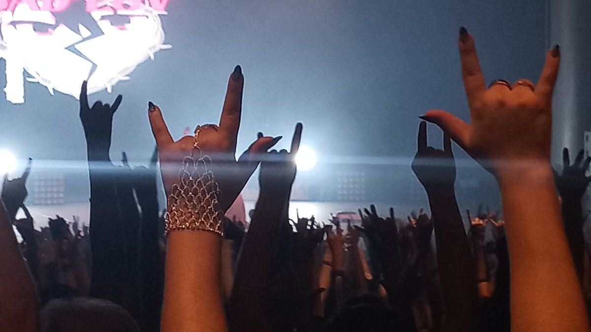MariaLu058's tweet photo. Saudades disso no show daquele cara lá @Rafa_kamaitachi https://t.co/I3CT7KdlXt