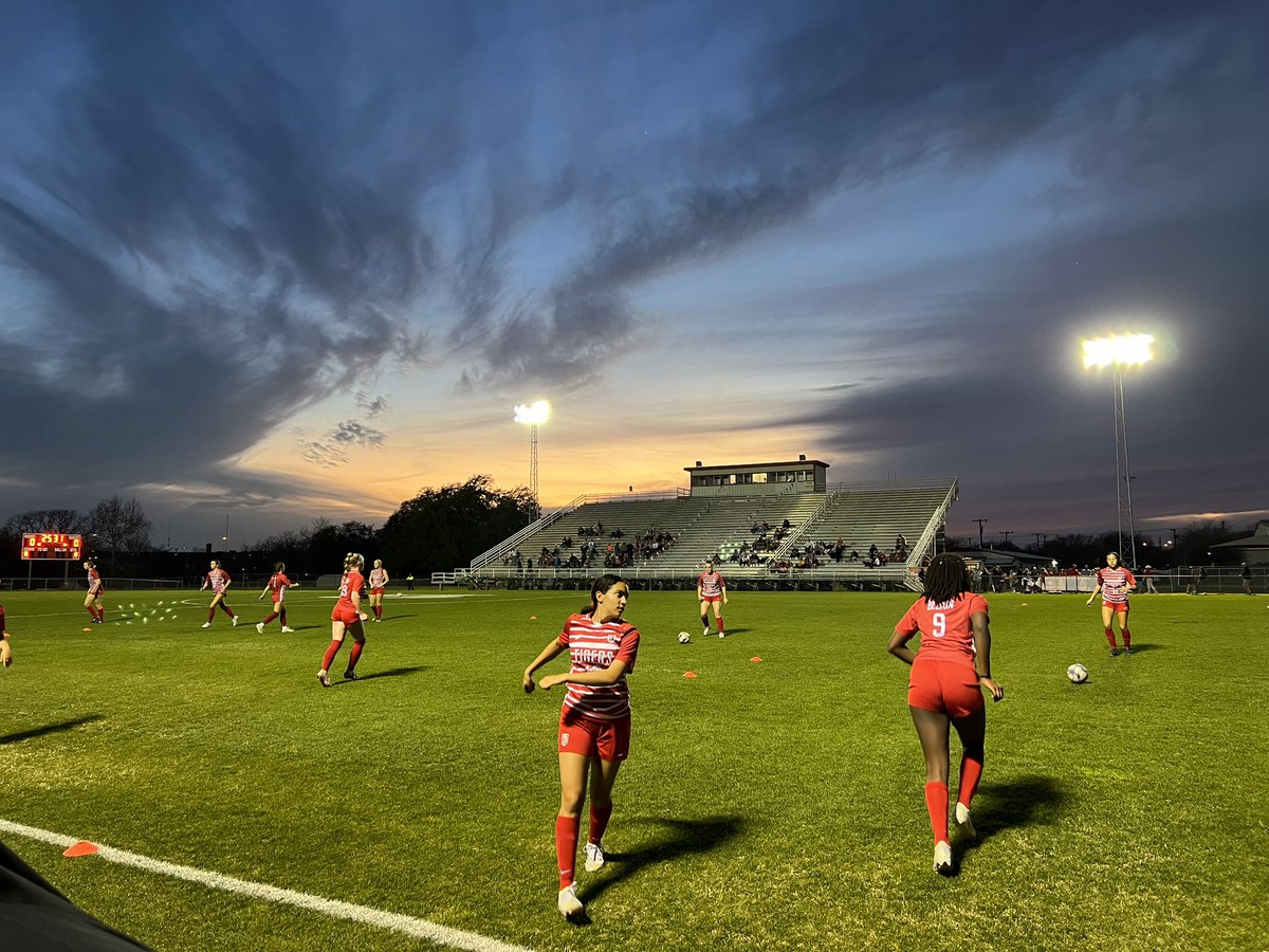 BHSLTS's tweet image. Varsity taking the field at Wilson-Kerzee! #TigerGRIT 👷🏻‍♀️#timetogotowork