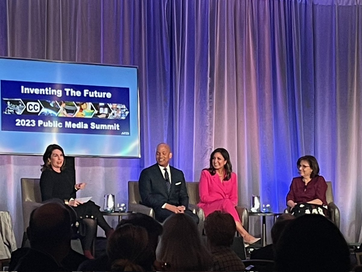 SusanInDSM's tweet image. Celebrating the next generation of @NewsHour at the #APTStheSummit