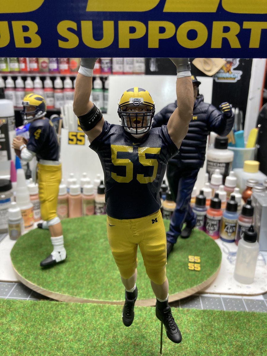 KJCcustoms's tweet photo. Closer - all details added now touch up and seal - @jreadUM almost brother , almost ๐ซต๐ผ๐ฅใฝ๏ธ@UMichFootball @sybro_cg #TIMELESSKEEPSAKE ๐ฏ https://t.co/M1lVuSPrYG