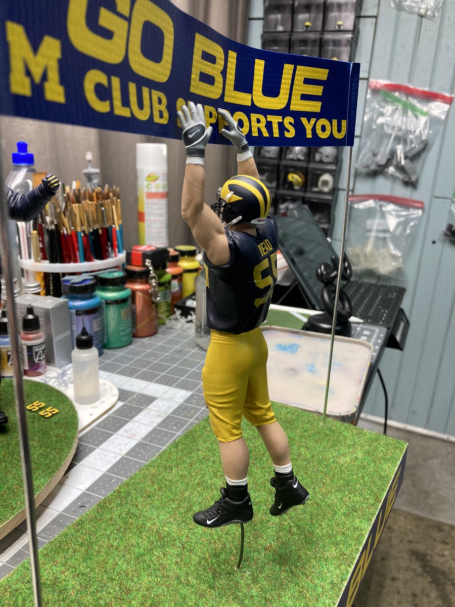 KJCcustoms's tweet photo. Closer - all details added now touch up and seal - @jreadUM almost brother , almost ๐ซต๐ผ๐ฅใฝ๏ธ@UMichFootball @sybro_cg #TIMELESSKEEPSAKE ๐ฏ https://t.co/M1lVuSPrYG