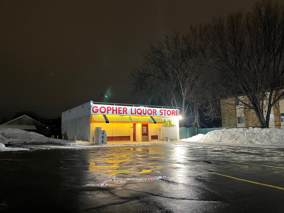 chris_steller's tweet photo. GOPHER LIQUOR STORE https://t.co/lIMPWDG6LZ