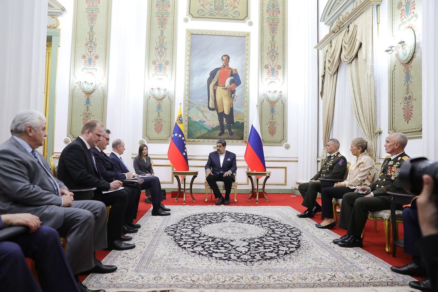 #EnFotos📸 Pdte. <a href="/NicolasMaduro/">Nicolás Maduro</a> sostiene reunión con el Secretario del Consejo de Seguridad de la Federación de Rusia, Nikolái Pátrushev

#28Feb 
#NoAlColonialismoJurídico
