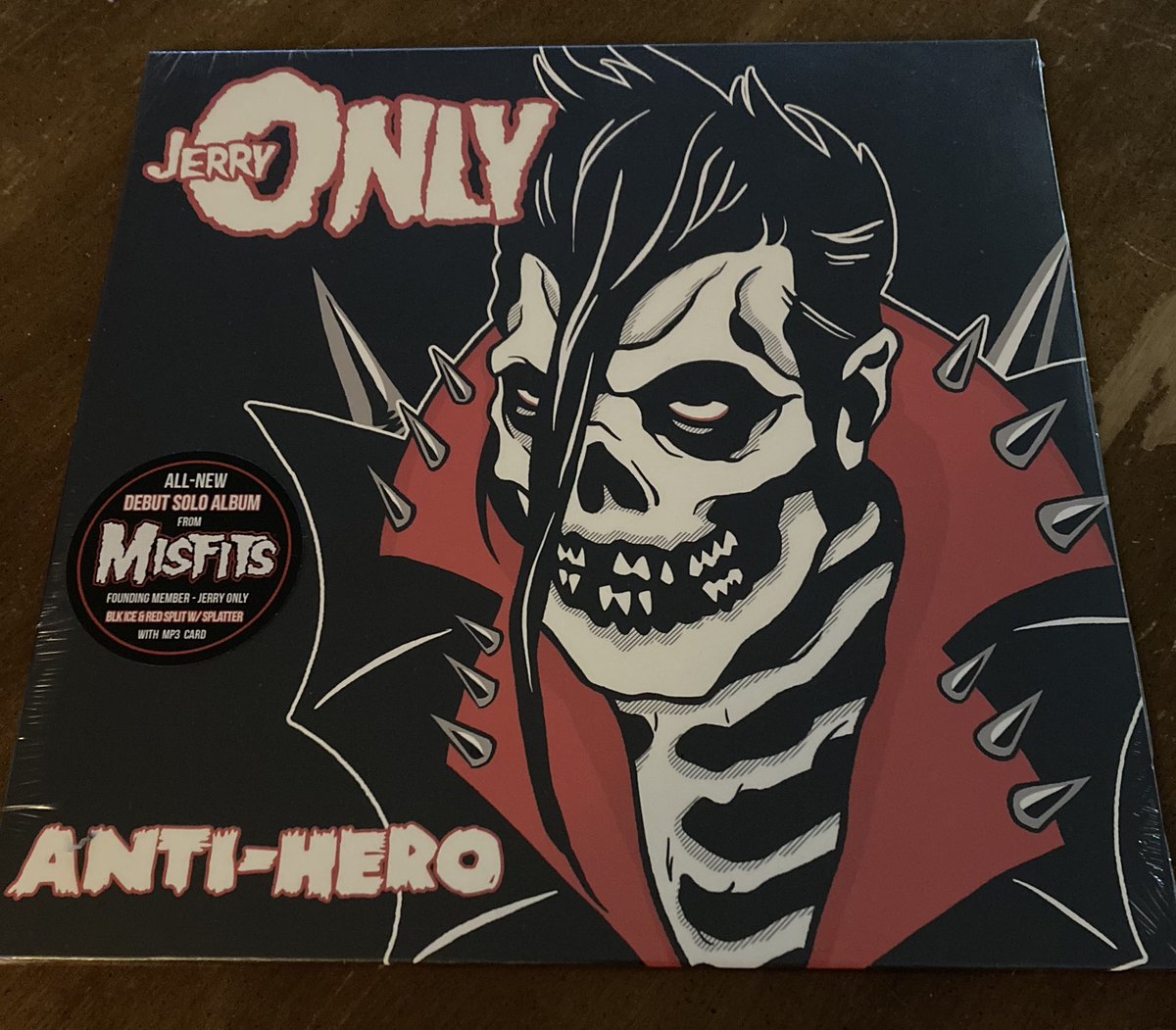 HoboWolfman's tweet photo. More stuff added to the Facebook sale and more coming. We appreciate when you buy this stuff. We need the money to feed our cats and buy equipment for our business! https://t.co/2o9KLvD9tN https://t.co/gAEhHhh3ca