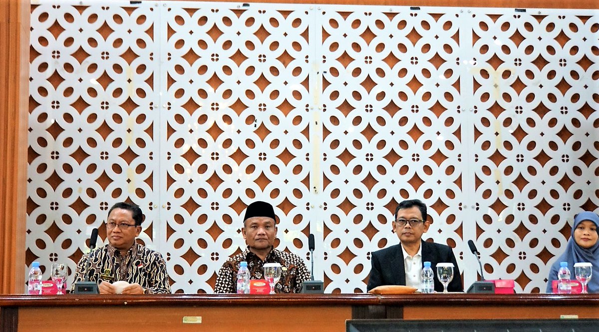 umpro_kotajogja's tweet image. [Selasa, 21-02-2023] Telah dilaksanakan Kegiatan Sosialisasi Proposal Penelitian Tematis dalam rangka Penumbuhan Inovasi untuk Tahun 2024 di Ruang Bima Balaikota Yogyakarta dengan Pengampu Kegiatan Bappeda Kota Yogyakarta.

#sosialisasi
#bappeda
#pemkotjogja