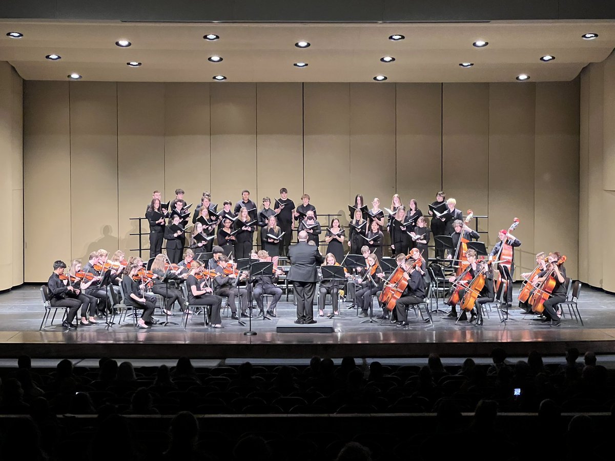 BettBands's tweet photo. Congratulations to our Concert Choir and Chamber Orchestra on a fantastic Masterwork performance this evening! @u_bett @BettChoirs https://t.co/QCDqfRJBuK