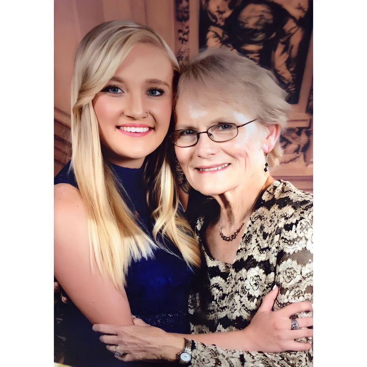 mberry14's tweet photo. I don’t know how to live without you! 😭 https://t.co/MEbWgZd4Ew