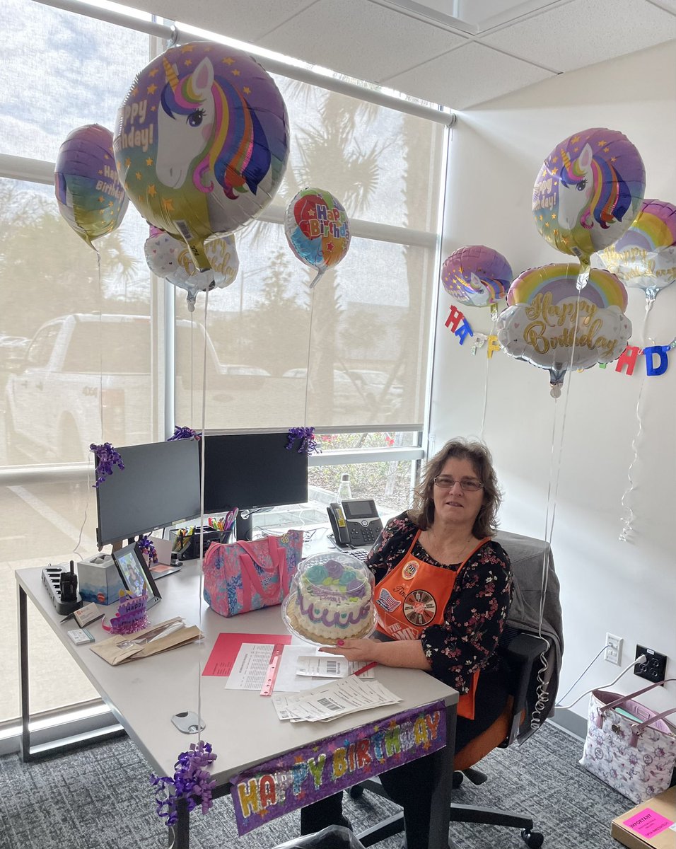 Surprised her by decorating her office…. Happy Birthday 🎉🎊🎂🎈🎁