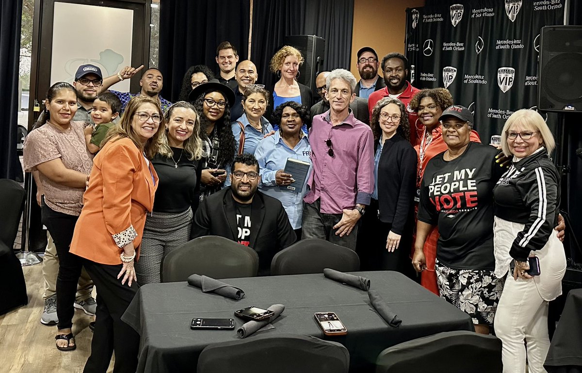 CSSJustice's tweet photo. @Volzie @_LenoreAnderson @SafeandJustUSA @FLRightsRestore We are so grateful to @Volzie, @FLRightsRestore, @thenewpress, our FL State Director Subhash Kateel, and everyone who came out for tonight's community forum and book signing with our co-founder @_LenoreAnderson to support her new book #InTheirNames! https://t.co/eYRR5Yo2uc