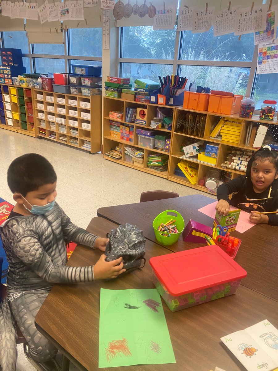 CailletLibrary's tweet photo. Read Across America day 2 : Dress As A Cartoon Character @FPCailletElem @DISD_Libraries @shannontrejo @LEAD_DallasISD @edwinflorestroy https://t.co/DD7x4vEHhh
