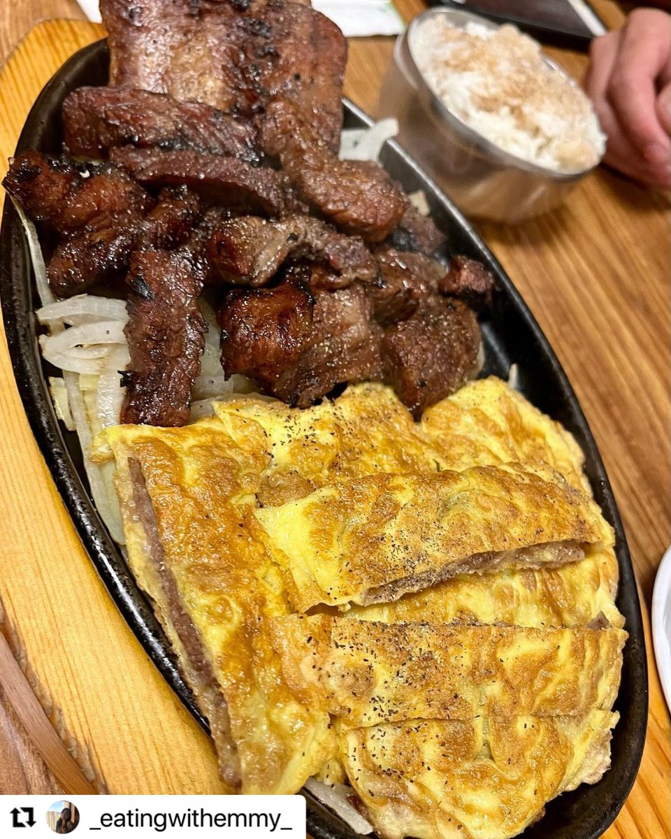 aikahipark's tweet image. Came across this pic by  @_eatingwithemmy_ from Willow Tree and now we are very hungry! 

#koreanfood #yum #foodie #hawaiifoodie #hawaii #mukbang #kalbi #meatjun #tofustew