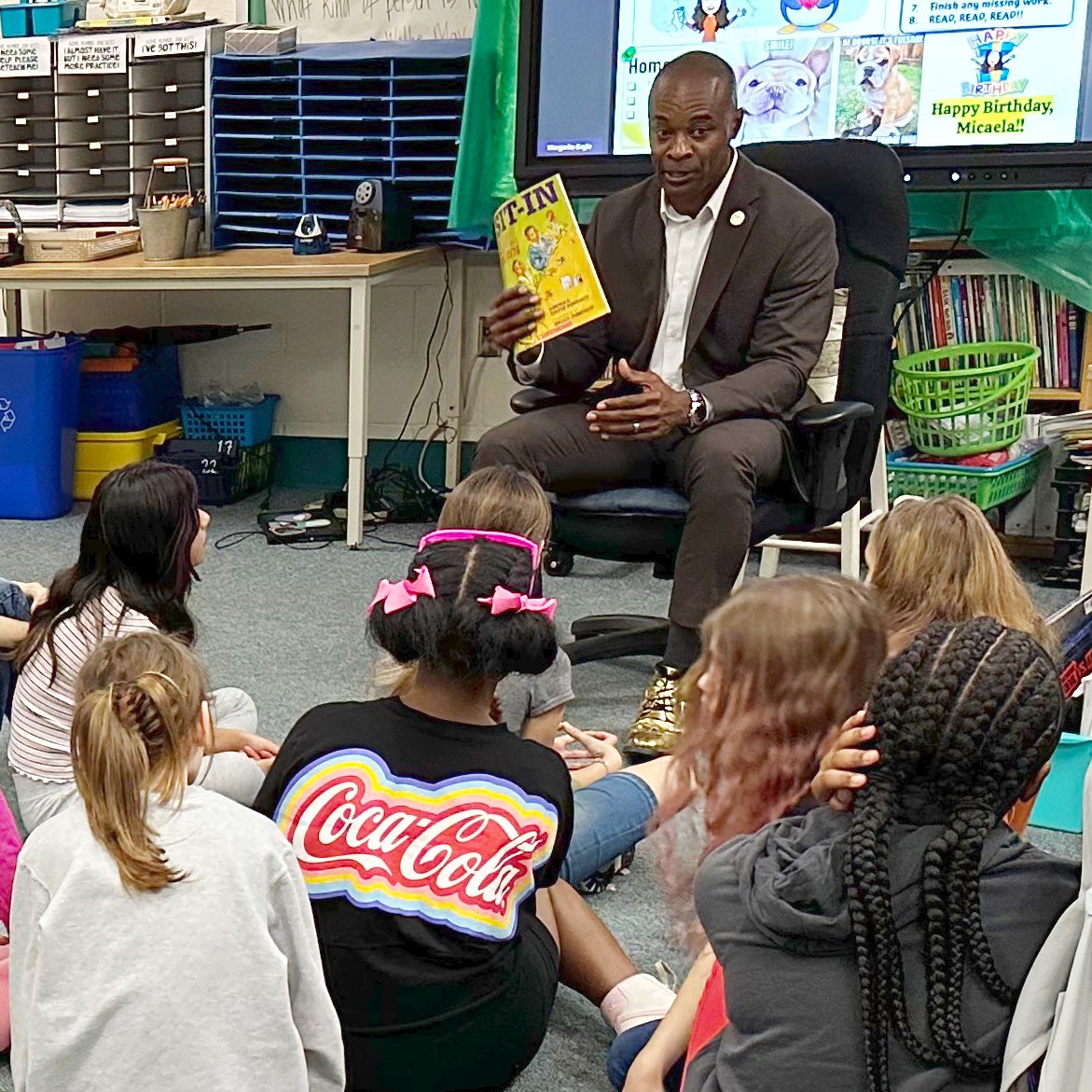 Today was an excellent first day of the AES African American Read-In. Our own Mayor @mayorjacquesgilbert, town council member Terry Mahaffey, &amp; numerous other AES loved ones shared in the day. 💚💛 {More tomorrow.} #apexespta <a href="/apexescougars/">Apex Elementary</a> #africanamericanreadin