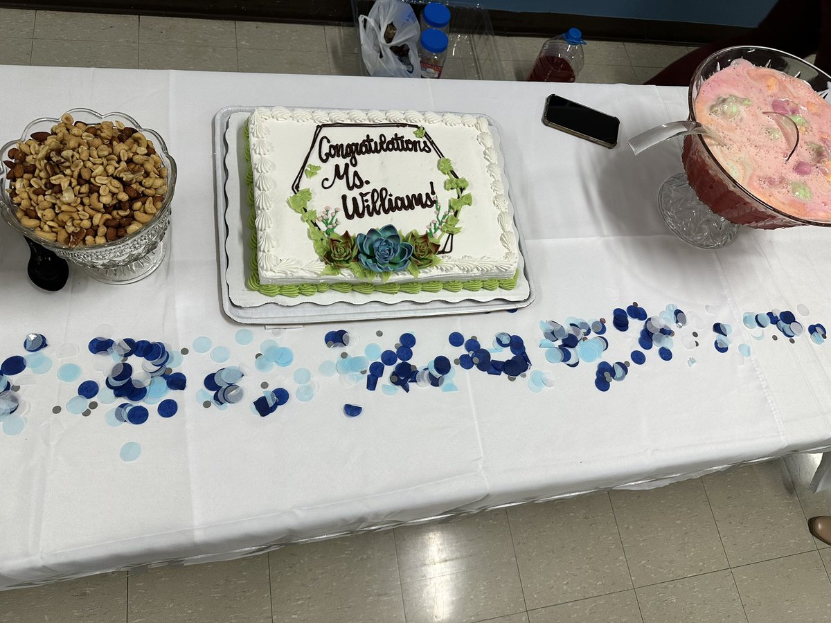 krodrequez's tweet image. Thoroughly enjoyed being a part of welcoming new @CWES_Bulldogs principal @Bwillteach to her new school along with the @GrandviewCSD4 administration, staff and @CityofGrandview community!  #PSW23 #HereForTheKids #FutureStrong