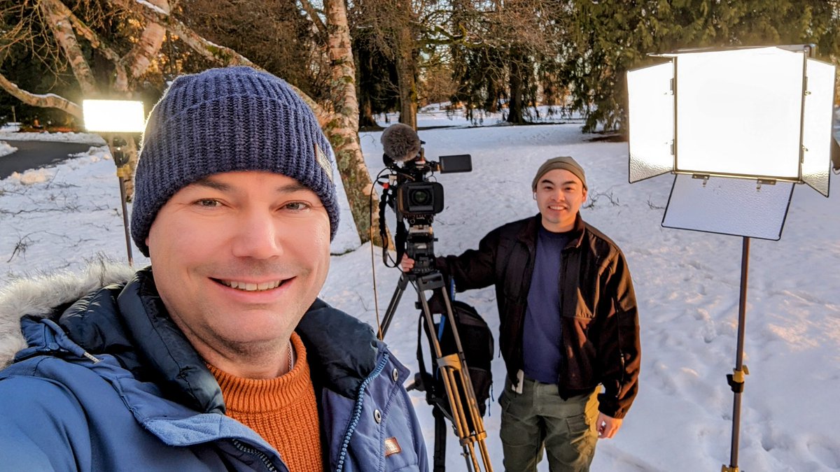 CTVNewsBen's tweet image. Working a Vancouver snow day. How it started...how it's going @J___Squared #bcsnow #bcstorm #vancouverwx #sunset #tvnewslife