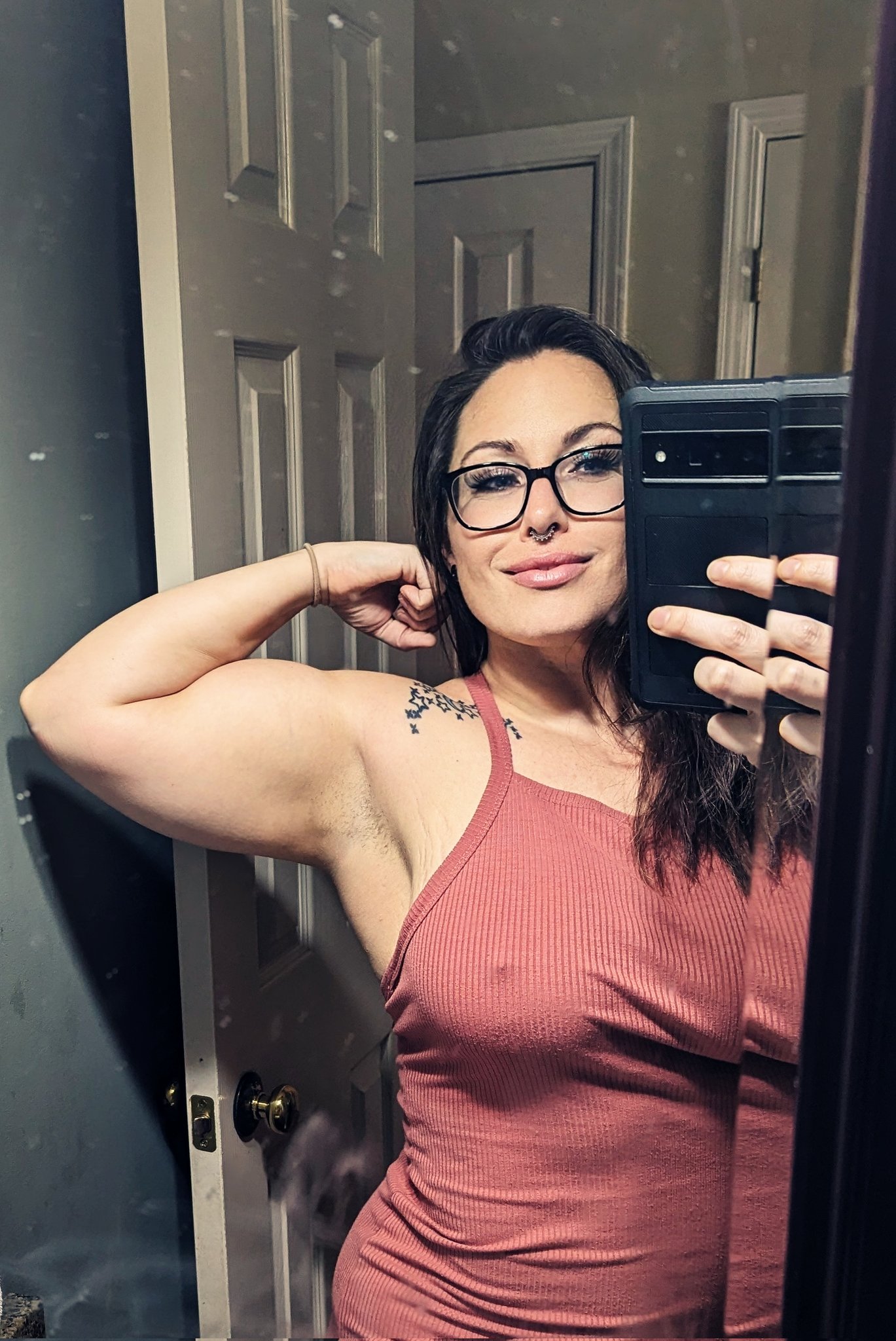Muscle Mommy (5'3 btw) on Twitter "The feminine urge to beat him at