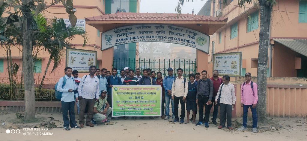 DhirajPrasad22's tweet photo. आत्मा, पूर्वी सिंहभूम के द्वारा अंतर राज्यकिया किसान प्रशिक्षण कार्यक्रम के तहत जिला के किसान ,
कृषि विज्ञान केंद्र निंपीठ में ट्रेनिंग लेते हुए
@DCEastSinghbhum
@HemantSorenJMM
#nimpith #WestBengal #krishivigyankendra https://t.co/bgGMiUPTOx