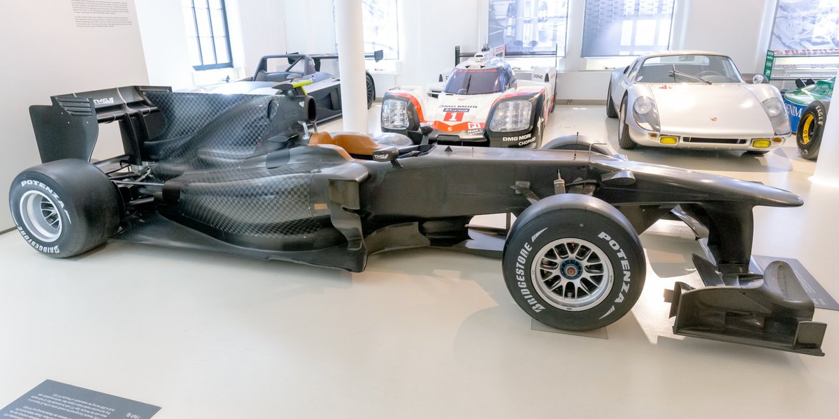 formula_meme_22's tweet photo. POV: Watching Car reveals in 2024...
--@WilliamsRacing  Leaked 2024 Livery ---(Bare Carbon) #F1 #F1leaks #f1memes #WilliamsF1 https://t.co/51devqodxT
