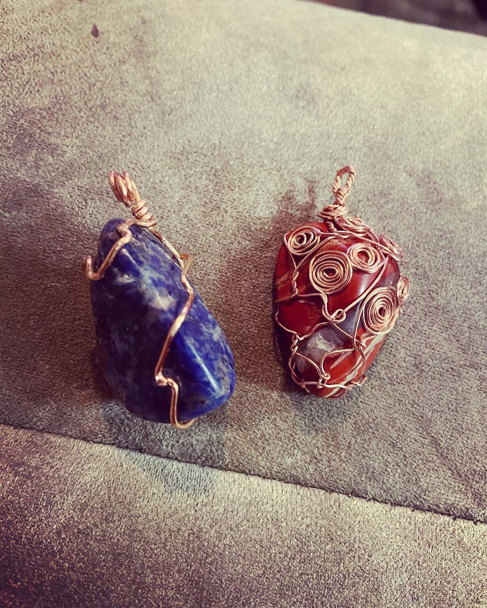 amazonstylez's tweet photo. Not bad for my first swing at crystal wrapping. I enjoyed creating it which was all that mattered♥️💙 #copperjewelry #coppercrystals #crystalwrap #sodalite #redjasper https://t.co/gS1lgyIrJ8