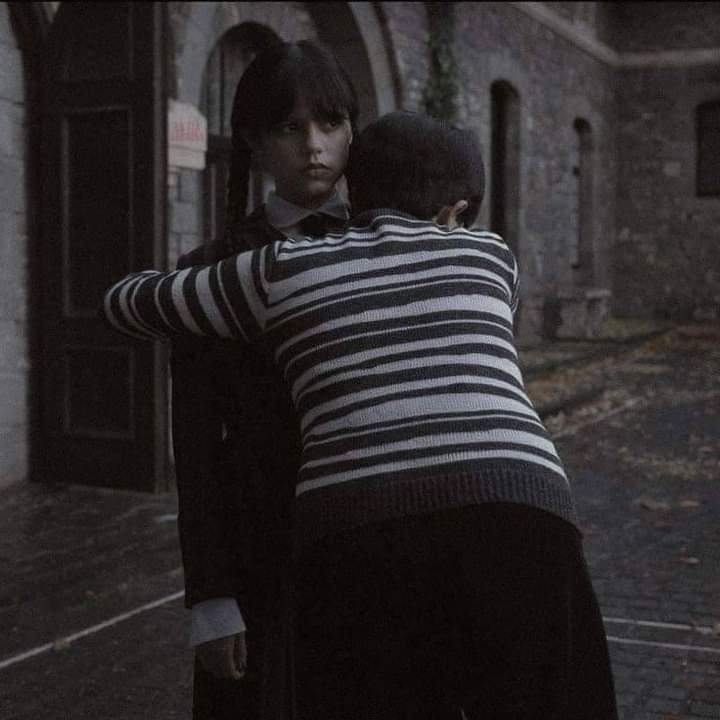 Cuando no eres cariñoso y té abrazan