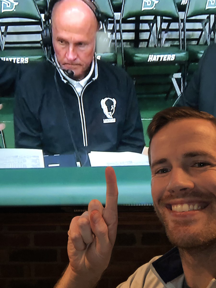 SURVIVE AND ADVANCE IN MARCH <a href="/LipscombBisons/">Lipscomb Bisons</a> <a href="/coachacuff/">Lennie Acuff</a>