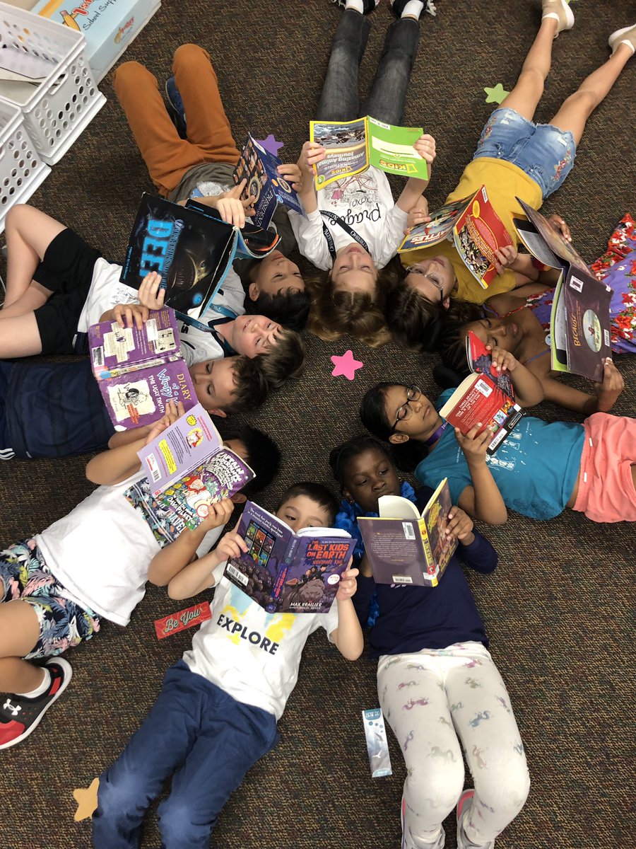 karenwlively's tweet photo. Books take us to other places! @StanleyStampede #ilovesse https://t.co/Tafnut9zZ3