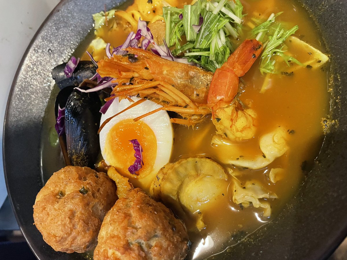 シドミドさん tweet media