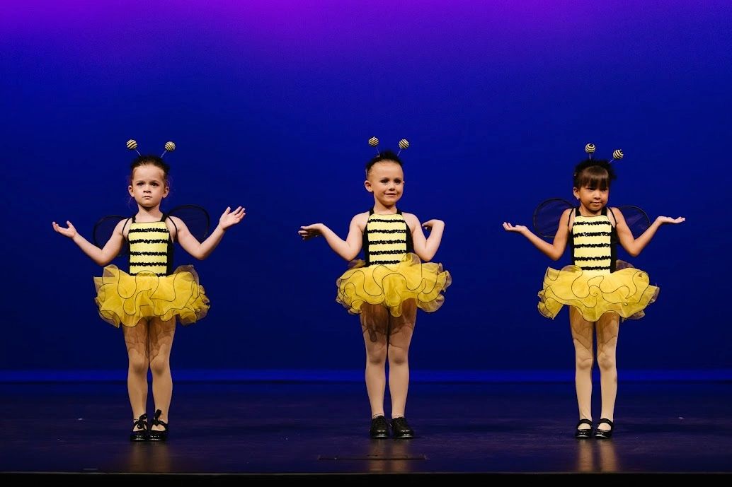 How cute are these little Bees?
#tututuesday #theballetcompanysd #tbc #tbcconservatory #tbcbunheads #theperformingcompanysd #dance #ballet #dancestudio #balletstudio #balletacademy #danceacademy #danceschool #balletschool #dancelessons #balletlessons #dancetraining