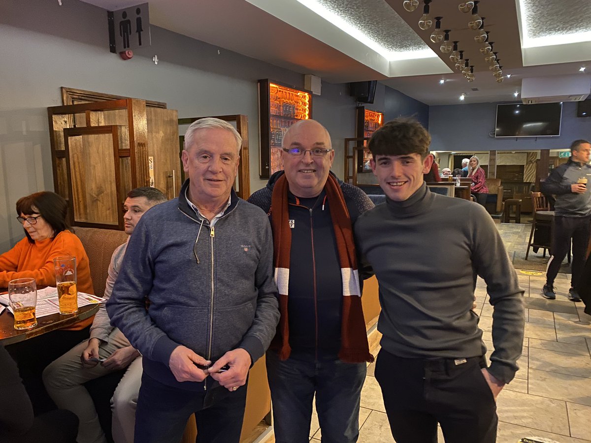 fotalawner's tweet photo. Great night @QuinlansBar with the brilliant @JoeSeward1 as host. Great panel, very informative. #Cheltenham2023 https://t.co/d0mbN5UcqV