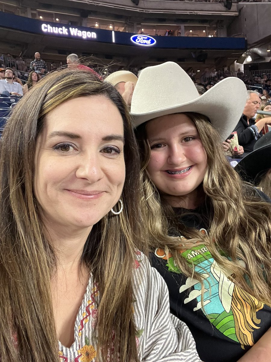 CMonsive's tweet photo. #rodeohouston https://t.co/aBhlmszLsw