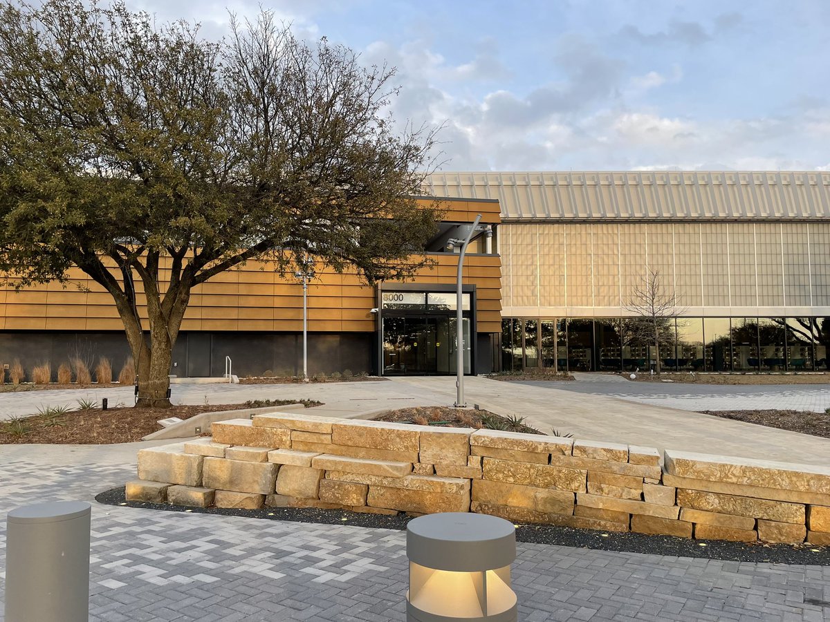CMLauraRummel's tweet photo. Frisco’s new library open this Saturday!  The ribbon cutting is at 9 am then it’s open house until 5 pm. Come check out this incredible new facility. #frisco #friscotx #friscotexas https://t.co/OiF3hP7kYr