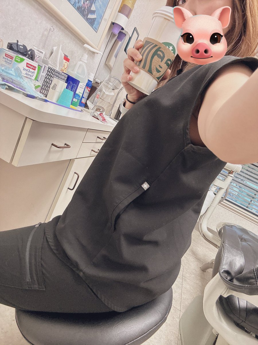 novmbr_nam's tweet image. 姿勢良くなるって新しく買ったサドルイスが届いたのでパチリ。朝一の患者がキャンセルだったのでスケーラー研ぎながらおはこーひー笑 

しかしすごい雨。
ガレージ凍えそう。今日もステッパーとストレッチかなぁ…

#RDH  #saddlechair  #goldenscaler  #wearfigs  #scrubs  #RainyDay